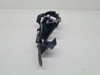 bontott VW GOLF VII Jobb első Lökhárító Tartó (Műanyag)