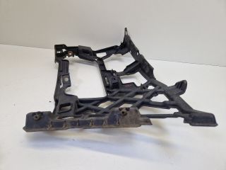 bontott VW GOLF VII Jobb első Lökhárító Tartó (Műanyag)