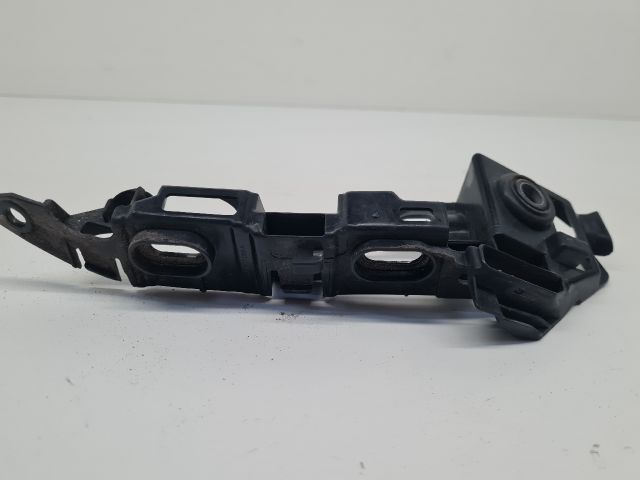 bontott VW GOLF VII Jobb első Lökhárító Tartó (Műanyag)