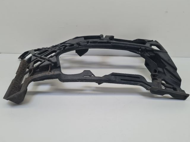 bontott VW GOLF VII Jobb első Lökhárító Tartó (Műanyag)