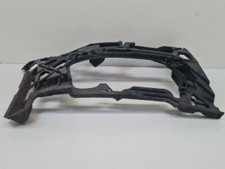 bontott VW GOLF VII Jobb első Lökhárító Tartó (Műanyag)