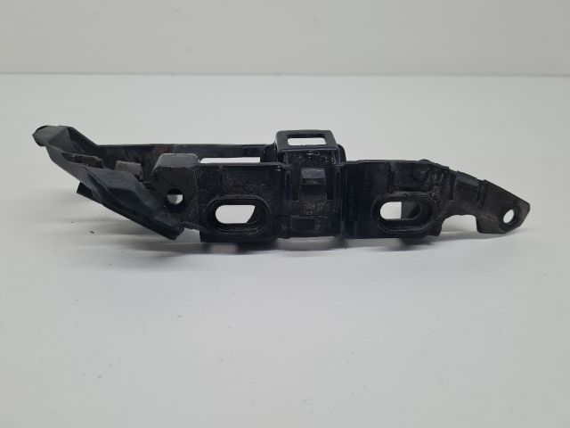 bontott VW GOLF VII Jobb első Lökhárító Tartó (Műanyag)