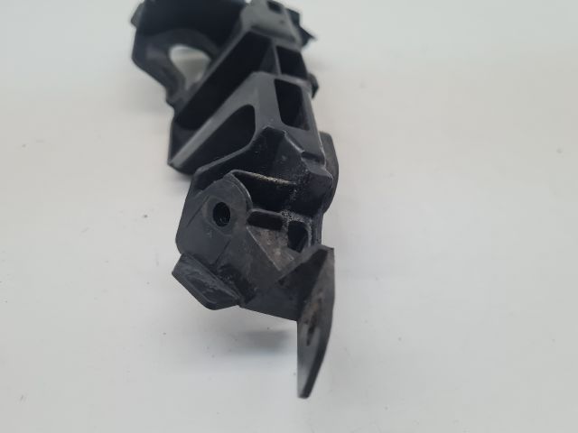 bontott VW GOLF VII Jobb első Lökhárító Tartó (Műanyag)