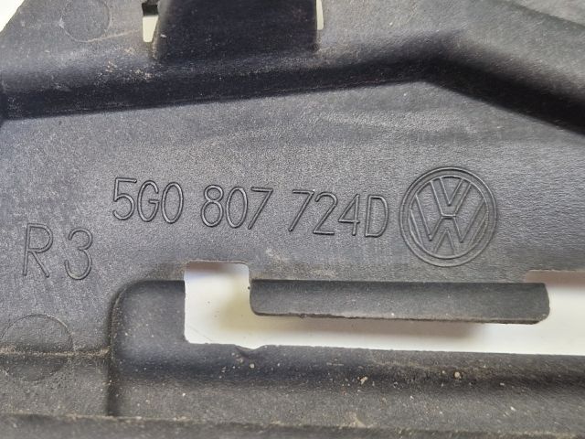 bontott VW GOLF VII Jobb első Lökhárító Tartó (Műanyag)