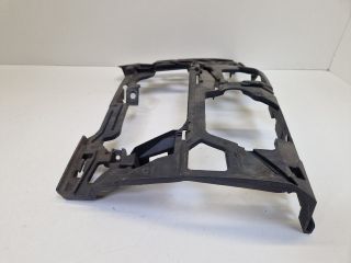 bontott VW GOLF VII Jobb első Lökhárító Tartó (Műanyag)