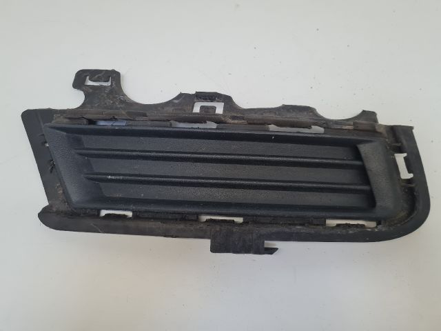 bontott VW GOLF VII Jobb első Lökhárító Vakborítás