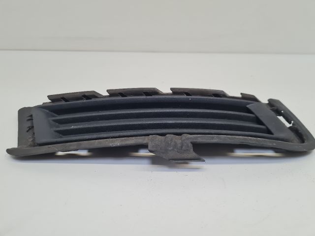 bontott VW GOLF VII Jobb első Lökhárító Vakborítás