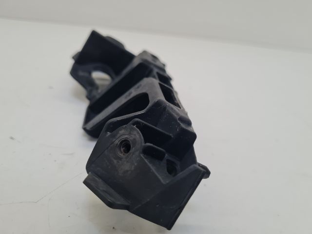 bontott VW GOLF VII Jobb első Oldal Lökhárító Tartó (Műanyag)