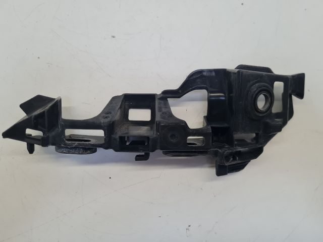 bontott VW GOLF VII Jobb első Oldal Lökhárító Tartó (Műanyag)