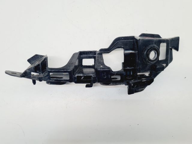 bontott VW GOLF VII Jobb első Oldal Lökhárító Tartó (Műanyag)