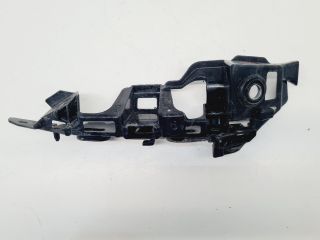 bontott VW GOLF VII Jobb első Oldal Lökhárító Tartó (Műanyag)