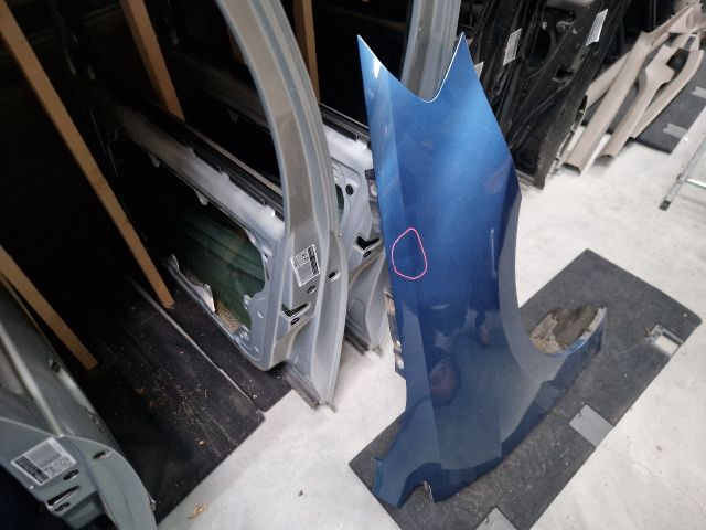 bontott VW GOLF VII Jobb első Sárvédő