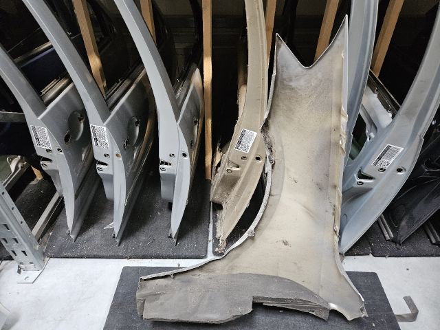 bontott VW GOLF VII Jobb első Sárvédő