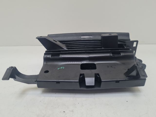 bontott VW GOLF VII Jobb első Tároló Rekesz