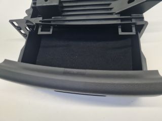 bontott VW GOLF VII Jobb első Tároló Rekesz