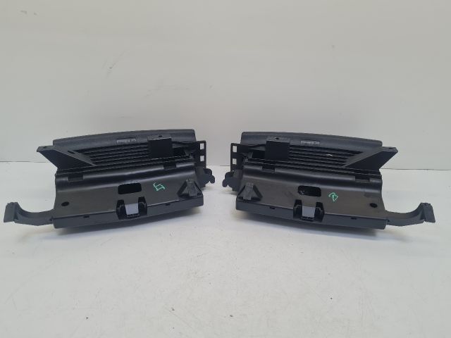 bontott VW GOLF VII Jobb első Tároló Rekesz