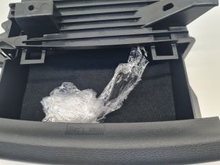 bontott VW GOLF VII Jobb első Tároló Rekesz