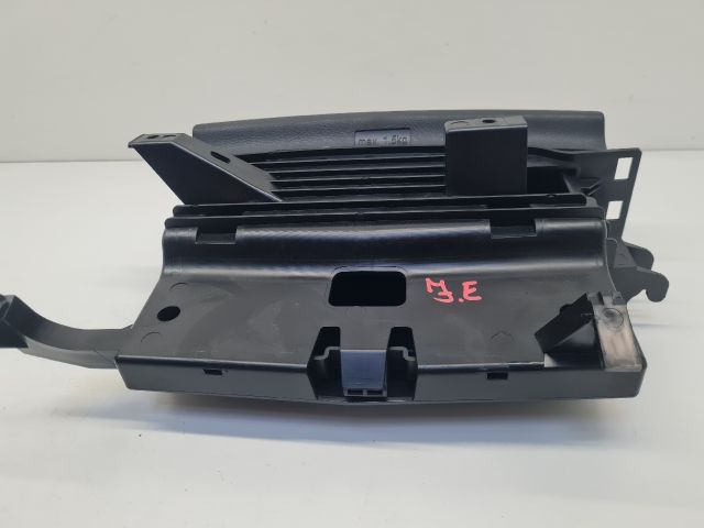 bontott VW GOLF VII Jobb első Tároló Rekesz