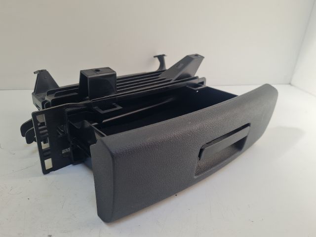 bontott VW GOLF VII Jobb első Tároló Rekesz