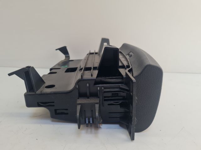 bontott VW GOLF VII Jobb első Tároló Rekesz