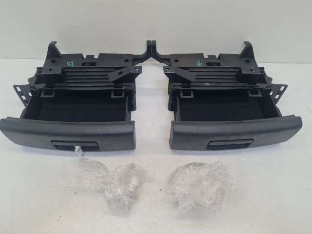 bontott VW GOLF VII Jobb első Tároló Rekesz