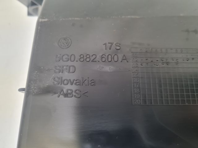 bontott VW GOLF VII Jobb első Tároló Rekesz