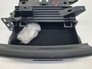 bontott VW GOLF VII Jobb első Tároló Rekesz