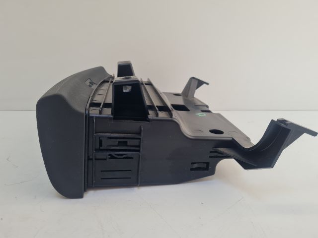 bontott VW GOLF VII Jobb első Tároló Rekesz