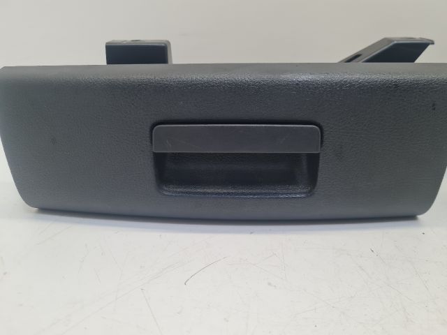 bontott VW GOLF VII Jobb első Tároló Rekesz