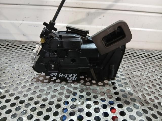 bontott VW GOLF VII Jobb első Zsanér