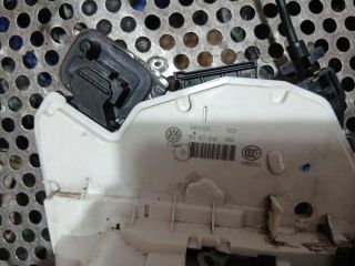 bontott VW GOLF VII Jobb első Zsanér