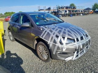 bontott VW GOLF VII Jobb első Zsanér