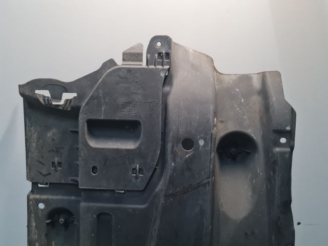 bontott VW GOLF VII Jobb Fenéklemez