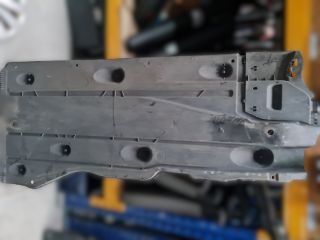 bontott VW GOLF VII Jobb Fenéklemez