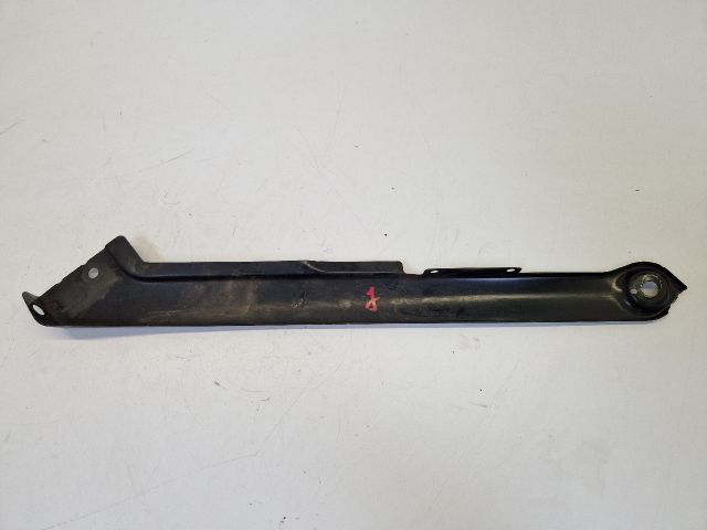 bontott VW GOLF VII Jobb Fényszóró Tartó