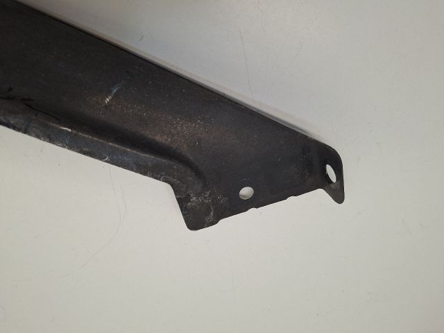 bontott VW GOLF VII Jobb Fényszóró Tartó