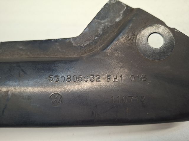 bontott VW GOLF VII Jobb Fényszóró Tartó