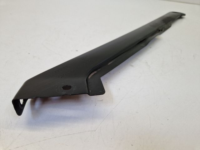 bontott VW GOLF VII Jobb Fényszóró Tartó