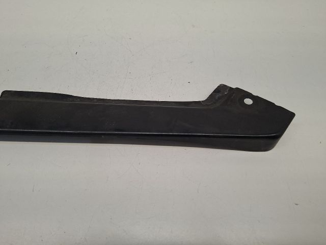 bontott VW GOLF VII Jobb Fényszóró Tartó