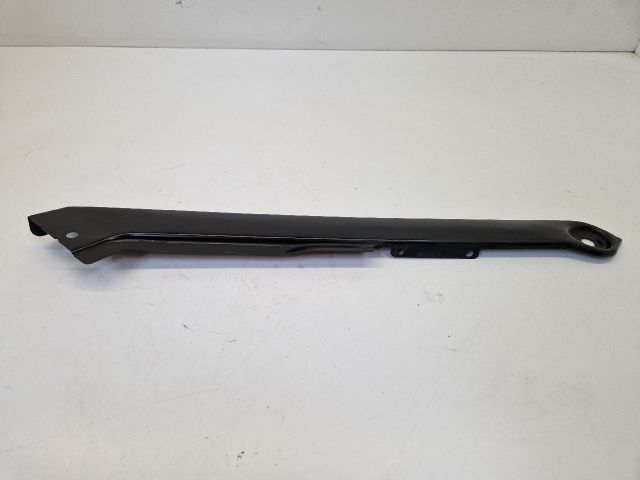 bontott VW GOLF VII Jobb Fényszóró Tartó