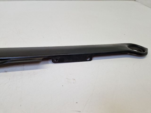 bontott VW GOLF VII Jobb Fényszóró Tartó