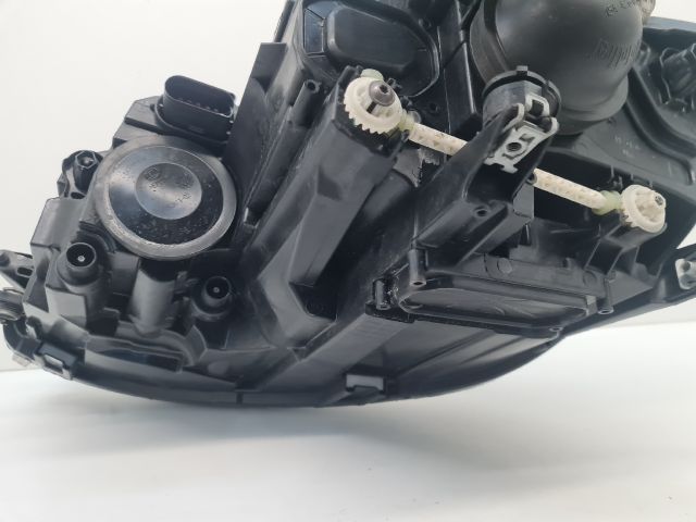 bontott VW GOLF VII Jobb Fényszóró