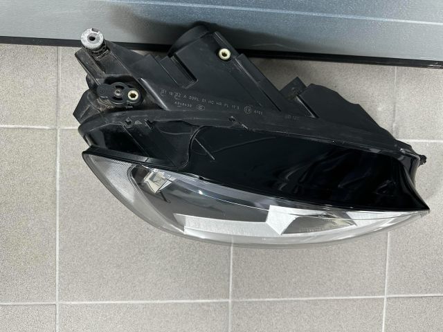 bontott VW GOLF VII Jobb Fényszóró