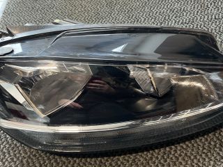 bontott VW GOLF VII Jobb Fényszóró