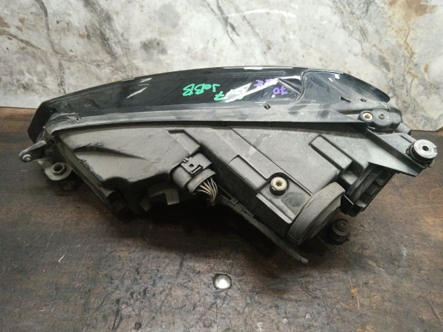 bontott VW GOLF VII Jobb Fényszóró