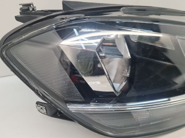 bontott VW GOLF VII Jobb Fényszóró