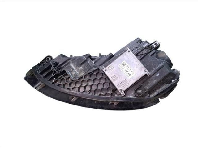 bontott VW GOLF VII Jobb Fényszóró