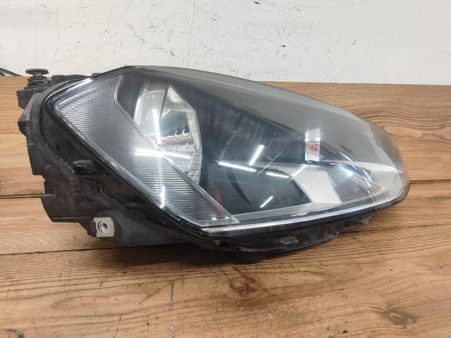 bontott VW GOLF VII Jobb Fényszóró
