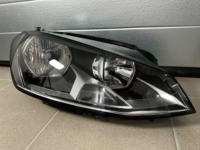 bontott VW GOLF VII Jobb Fényszóró