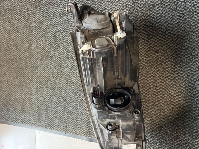 bontott VW GOLF VII Jobb Fényszóró